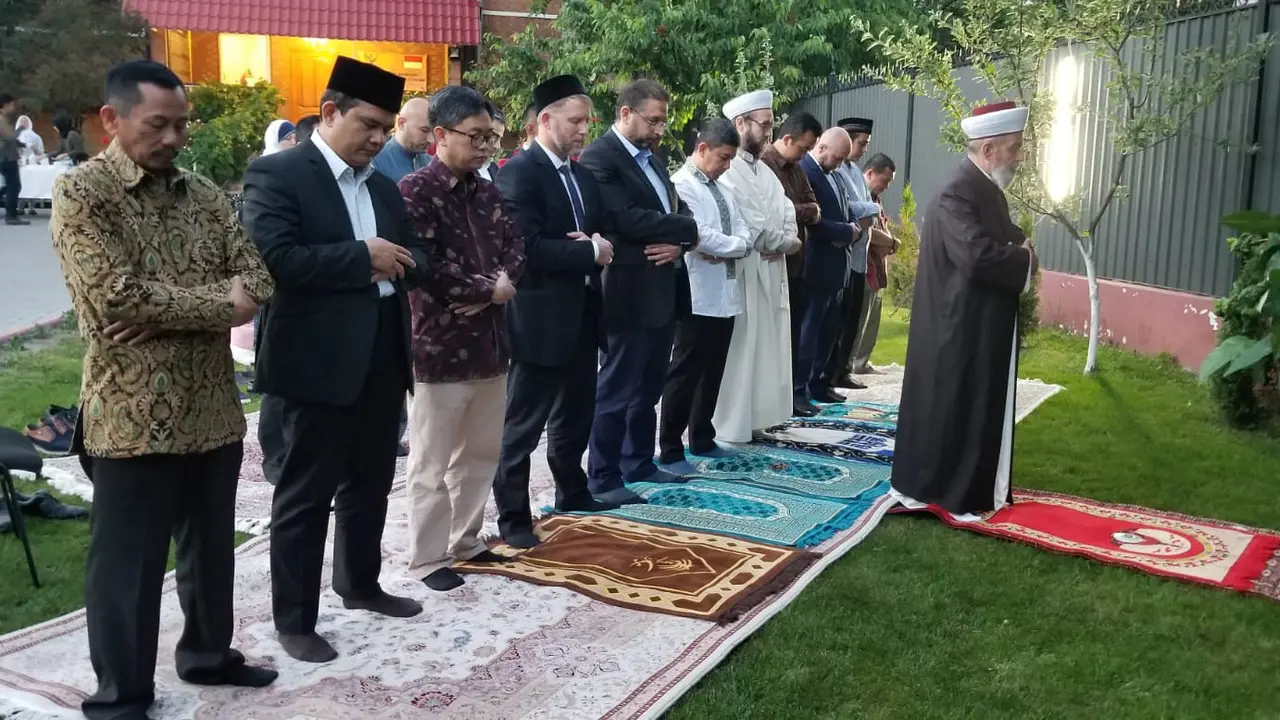Dubes RI untuk Ukraina Yuddy Chirsnandi menggelar acara buka puasa bersama  dengan para Dubes negara-negara muslim. (Istimewa)