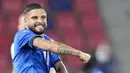 Pemain Italia, Lorenzo Insigne, melakukan selebrasi usai mencetak gol ke gawang Republik Ceko pada laga uji coba di Stadion di Reanto Dall'Ara, Sabtu (5/6/2021). Italia menang dengan skor 4-0. (AP/Antonio Calanni)