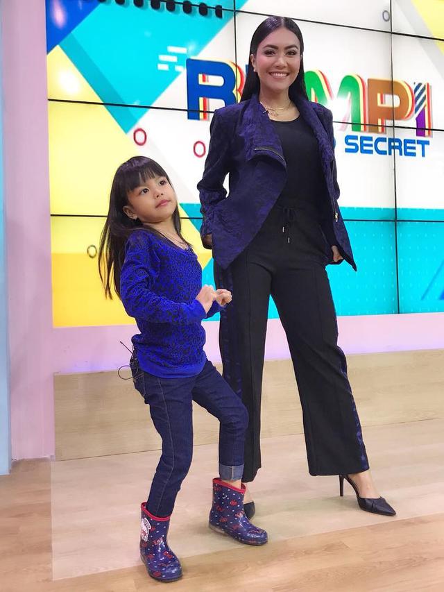 [Bintang] Denada dan Shakira Aurum