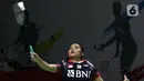 Pebulu tangkis tunggal putri Indonesia Gregoria Mariska Tunjung saat melawan Pusarla V. Sindhu (India) pada Babak 16 Besar Indonesia Masters 2022 di Istora Senayan, Jakarta, Kamis (9/6/2022). Gregoria Mariska kalah dengan skor 21-23, 22-20 dan 11-21. (Liputan6.com/Helmi Fithriansyah)