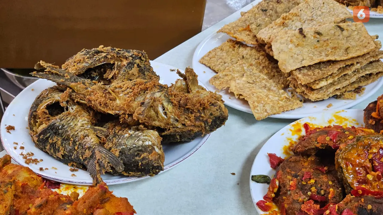 Sumber Protein di Rumah Makan Padang (Foto: Aditya Eka Prawira/Liputan6.com)