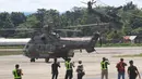 KKB tidak hanya menyandera dan membunuh pilot Mr. Glen Malcolm Conning tetapi juga membakar Helikopter Jenis IWN, MD.500 ER PK yang dikemudikan korban. (Sevianto PAKIDING / AFP)