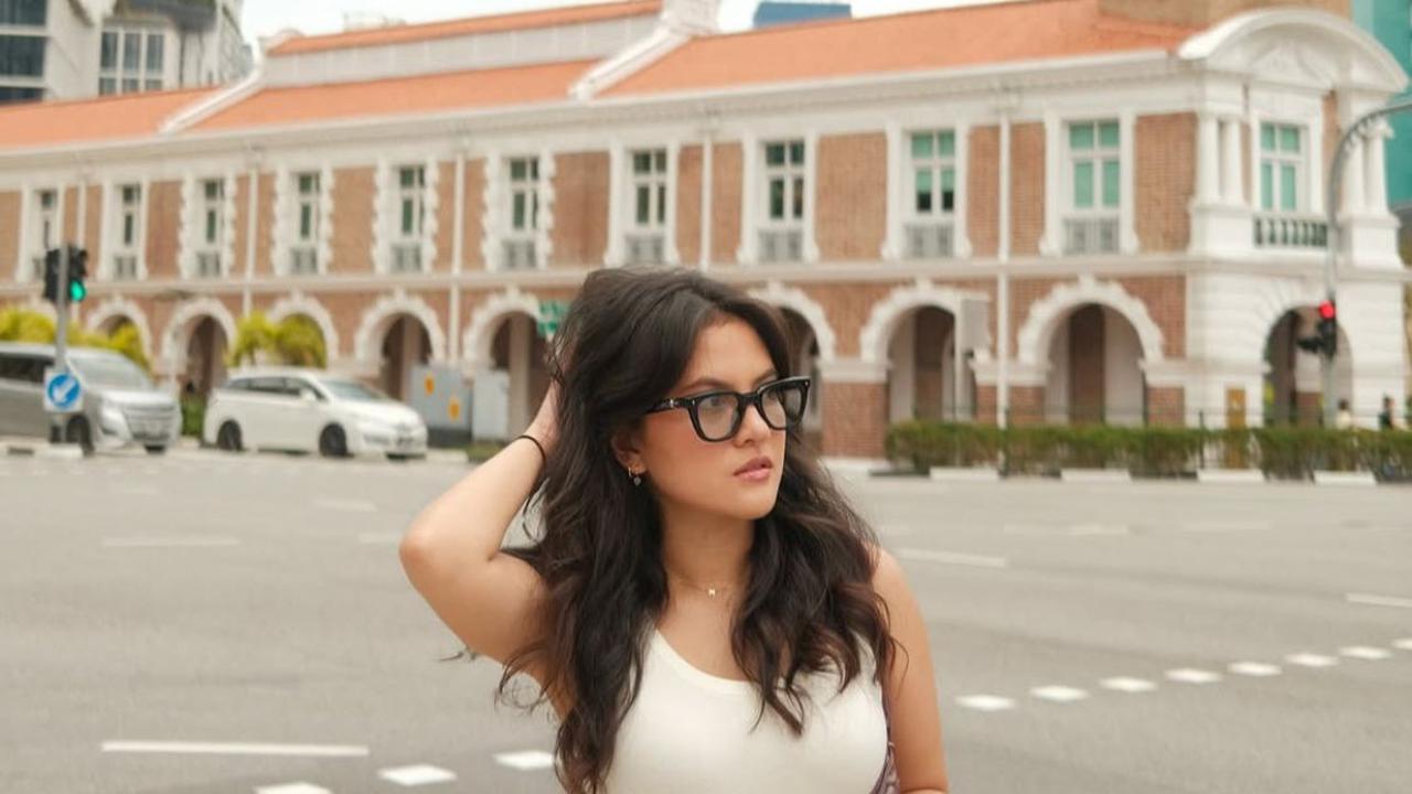 Marsha Aruan Makin Stunning! Gaya Elegan dengan Kacamata yang Bikin Terpana
