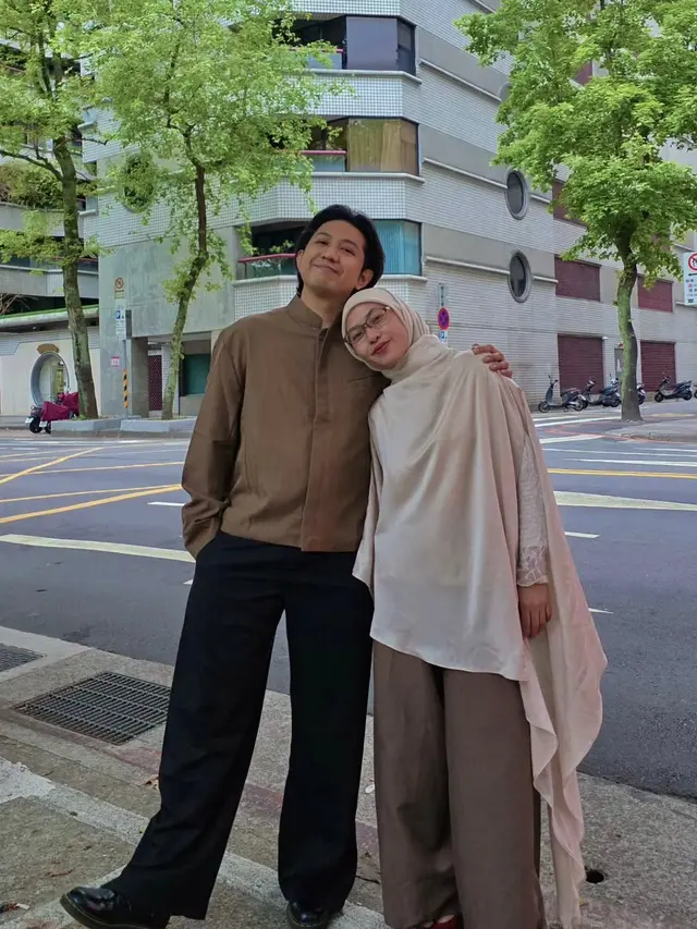 5 Gaya Deretan Pasangan Artis yang Rayakan Lebaran Pertama sebagai Suami Istri, Luna Maya-Maxime Bouttier hingga Al Ghazali-Alyssa Daguise