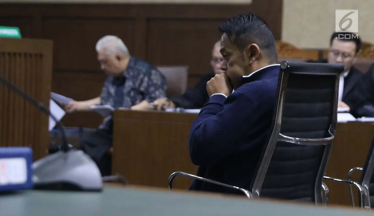 Terpidana kasus suap pejabat Bakamla, Fahmi Darmawansyah saat menjadi saksi pada sidang lanjutan dugaan suap terkait penambahan anggaran pengadaan satelit monitoring dan drone Bakamla dengan terdakwa Erwin Syaaf Arief, Pengadilan Tipikor, Jakarta, Senin (5/8/2019). (Liputan6.com/Helmi Fithriansyah)