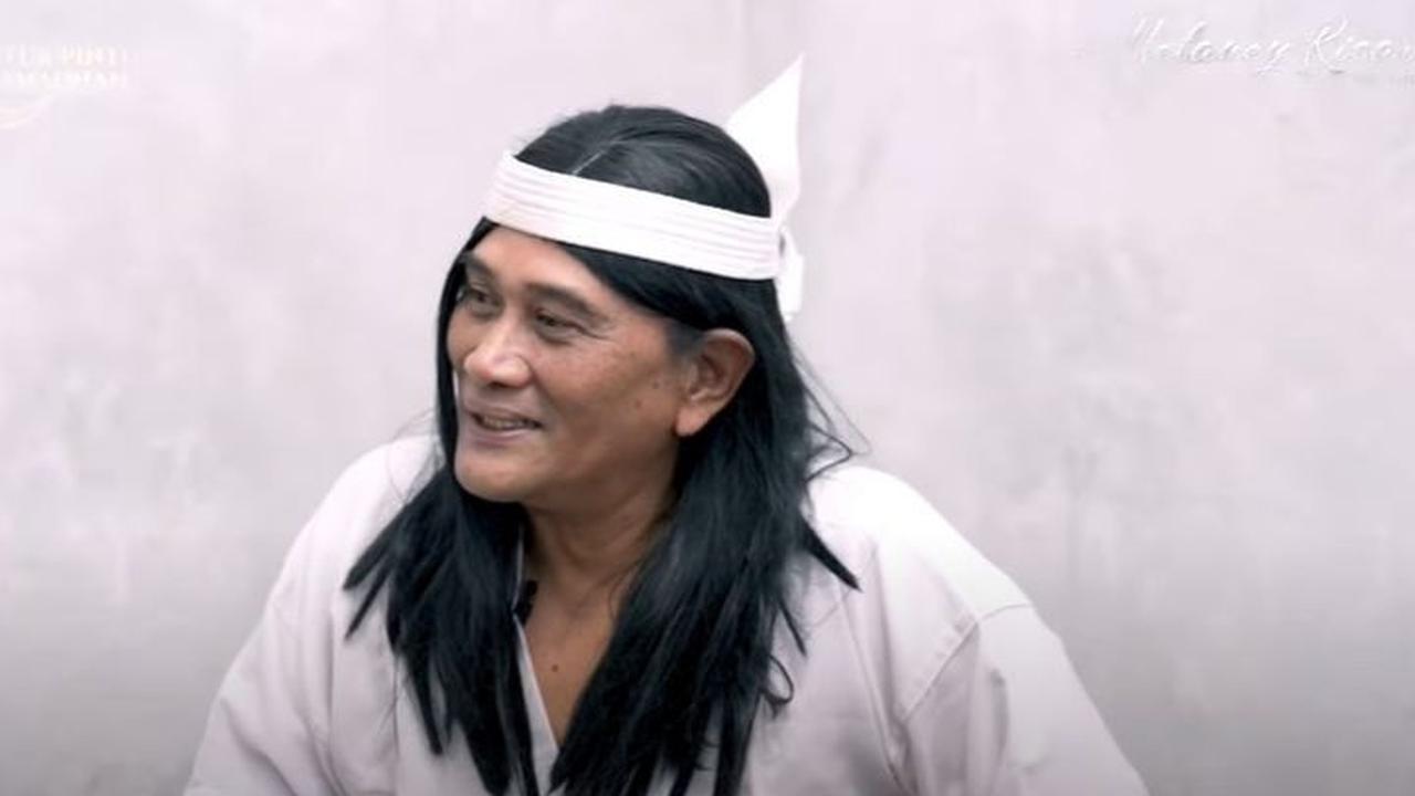 Meski kini menikmati kehidupan sebagai petani, panggilan dunia hiburan masih menghampirinya.&nbsp;