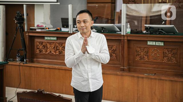 Momen Ricky Rizal Berurai Air Mata saat Bacakan Pleidoi Kasus Pembunuhan Brigadir J