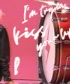 Rose BLACKPINK rilis lagu terbarunya dengan Bruno Mars yang berjudul "APT". Kolaborasi  [@roses_and_rosie]