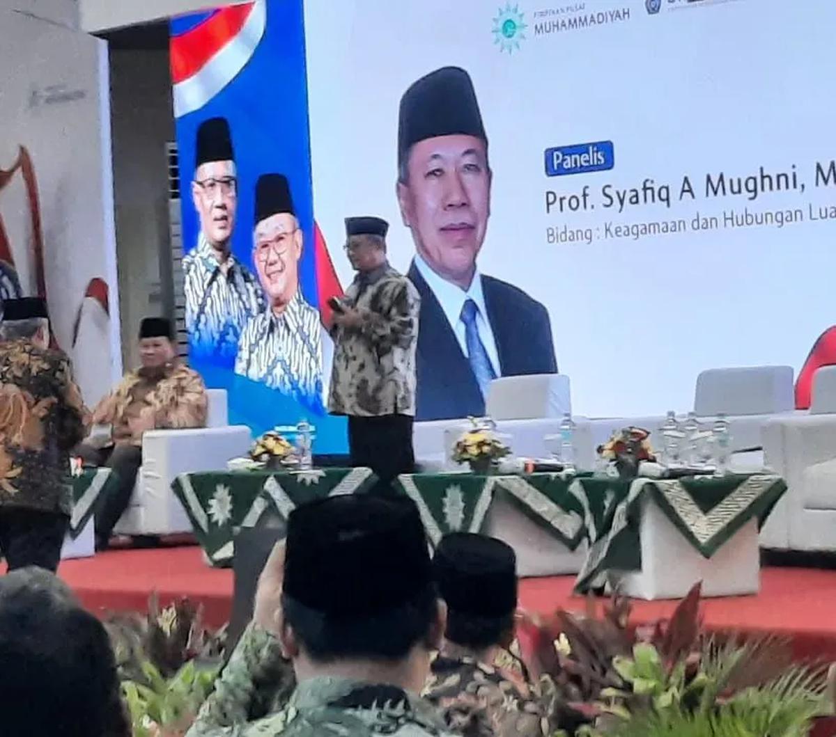 "Insya Allah Muhammadiyah akan memberikan putra putri terbaiknya untuk jabatan yang penting di Republik Indonesia ini," ujar Prabowo menegaskan.<br>
