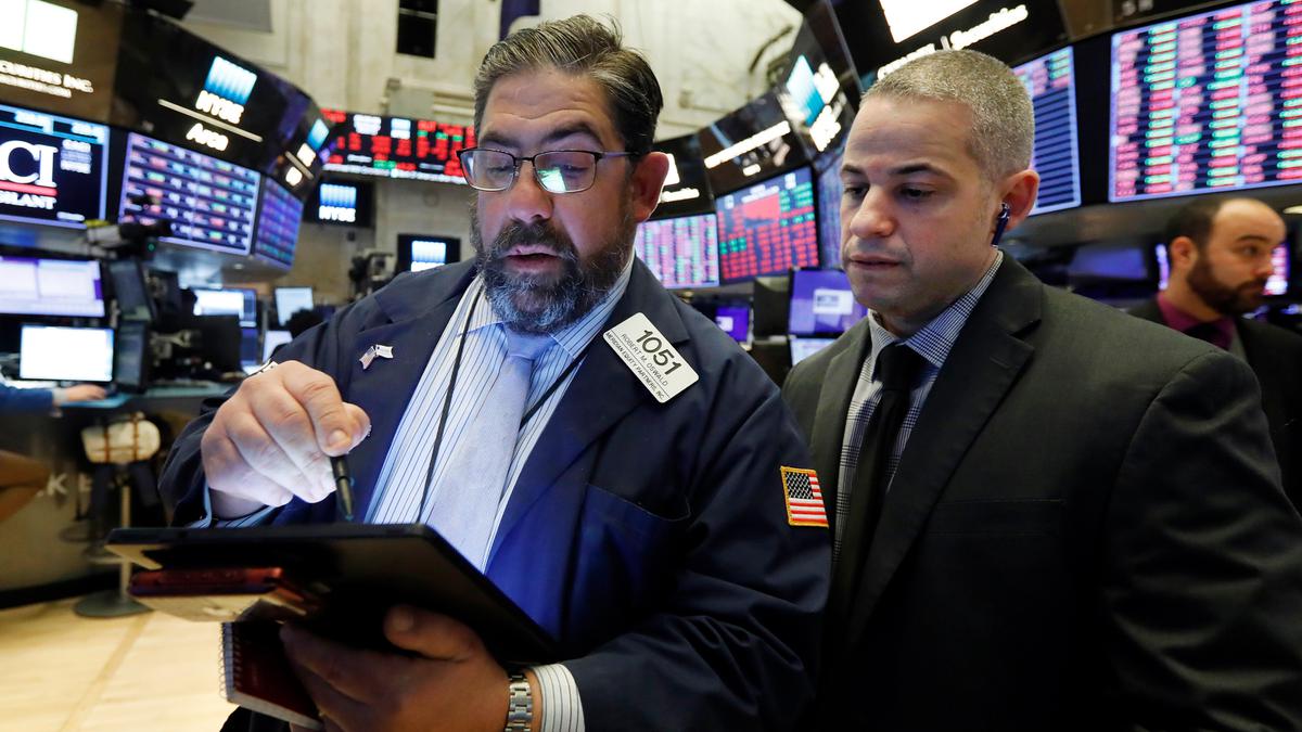 Wall Street Cetak Rekor, S&amp;P 500 Tembus 6.300