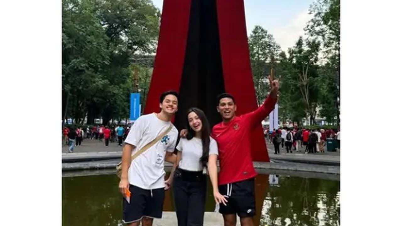 Potret 7 Artis Nonton Indonesia Vs Australia, Kehadiran Azizah Salsha Disorot