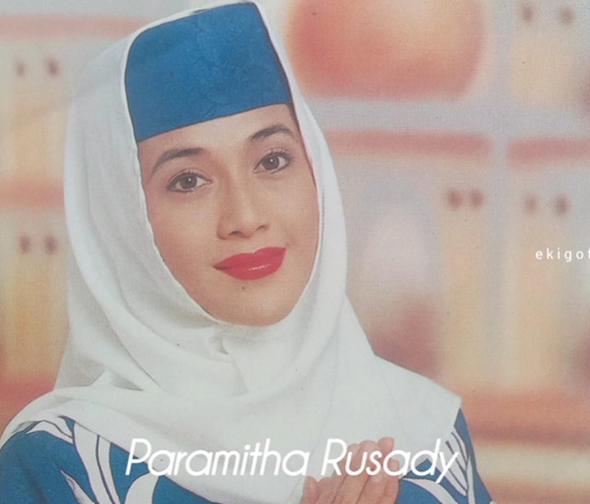 Pesona Hijab Artis Tahun 1997-an, Tak Lengkap Tanpa Kopiah