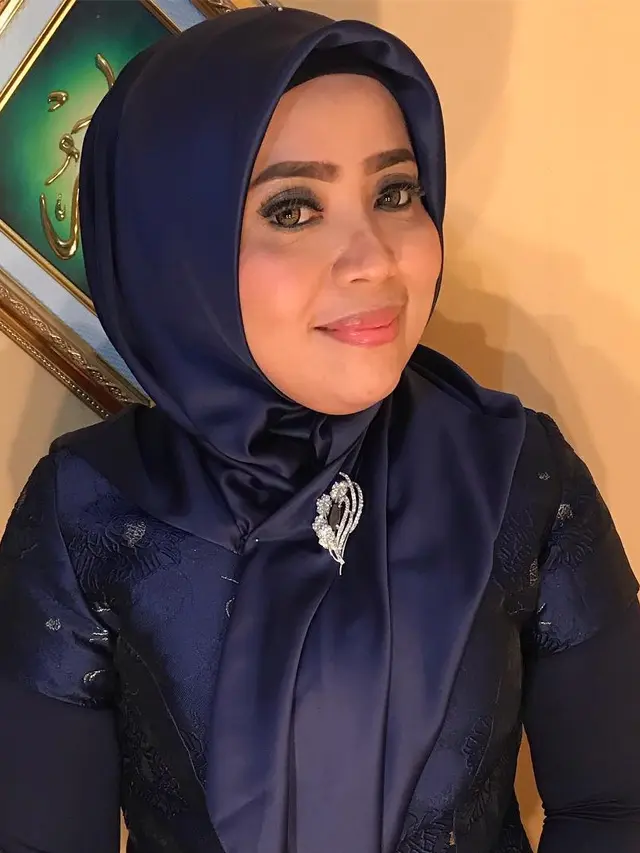 Potret Muzdalifah Gunakan Makeup Tebal (sumber: instagram/muzdalifah999)