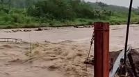 Jembatan putus akibat banjir dan longsor di Cianjur. (istimewa)