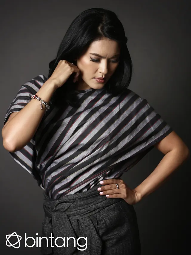 [Bintang] Lola Amaria