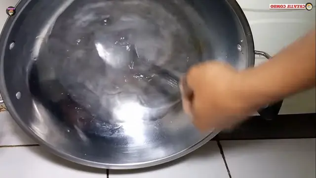 Modal Satu Bahan Dapur, Ini Cara Buat Minyak Goreng Bekas Jadi Jernih Kembali