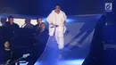 Penampilan penyanyi Afgansyah Reza atau Afgan saat menggelar konser bertajuk Dekade di Istora Senayan, Jakarta, Jumat (8/8/2019). Konser ini juga menjadi perpisahan Afgan dengan para fans di Indonesia sebelum vakum selama kurang lebih satu tahun. (Liputan6.com/Angga Yuniar)