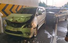 Detik-detik 4 Mobil Bertabrakan di Tol JORR
