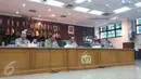 Kapolri Jenderal Tito Karnavian memberi keterangan pers terkait kasus Ahok di Gedung Rupatama, Mabes Polri, Jakarta, Selasa (16/11). Meski berstatus menjadi tersangka, Polri memilih tidak menahan Ahok. (Liputan6.com/Helmi Fitriansyah)