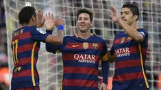 Lionel Messi membawa Barcelona bungkam Granada 4-0 dengan sumbangan 3 golnya dalam lanjutan La Liga, Sabtu (9/1/2016) WIB.