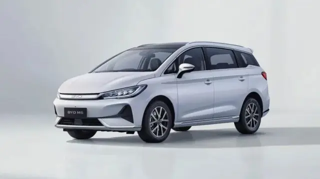 Harga Mobil Listrik BYD M6 Bekas per Oktober 2026