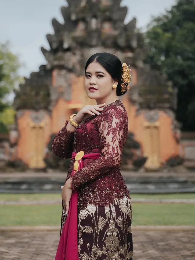 Peringati Hari Raya Nyepi, Ini Pemotretan Kahiyang Ayu Pakai Baju Adat Bali