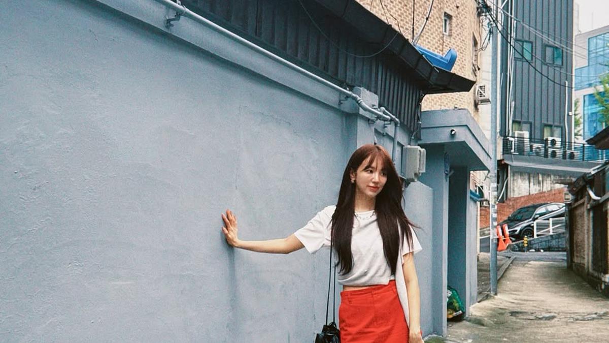 Yoon Eun Hye Unggah Deretan Potret OOTD Usai Kim Jong Kook Umumkan Pernikahan