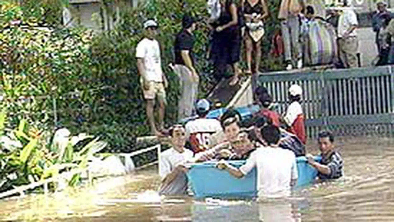 020202cBanjirHotel.jpg