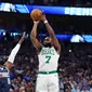 Aksi pemain Celtics Jaylen Brown melepaskan tembakan saat melawan Mavericks di NBA Finals 2024 (AFP)