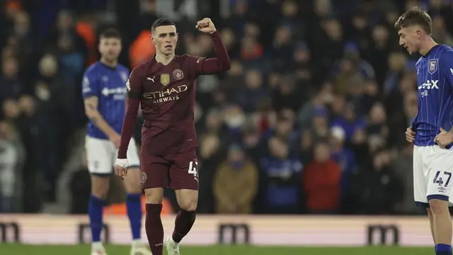 Selebrasi Phil Foden di laga Ipswich Town vs Manchester City di Portman Road, Minggu (19/01/2025). (c) AP Photo/Ian Walton