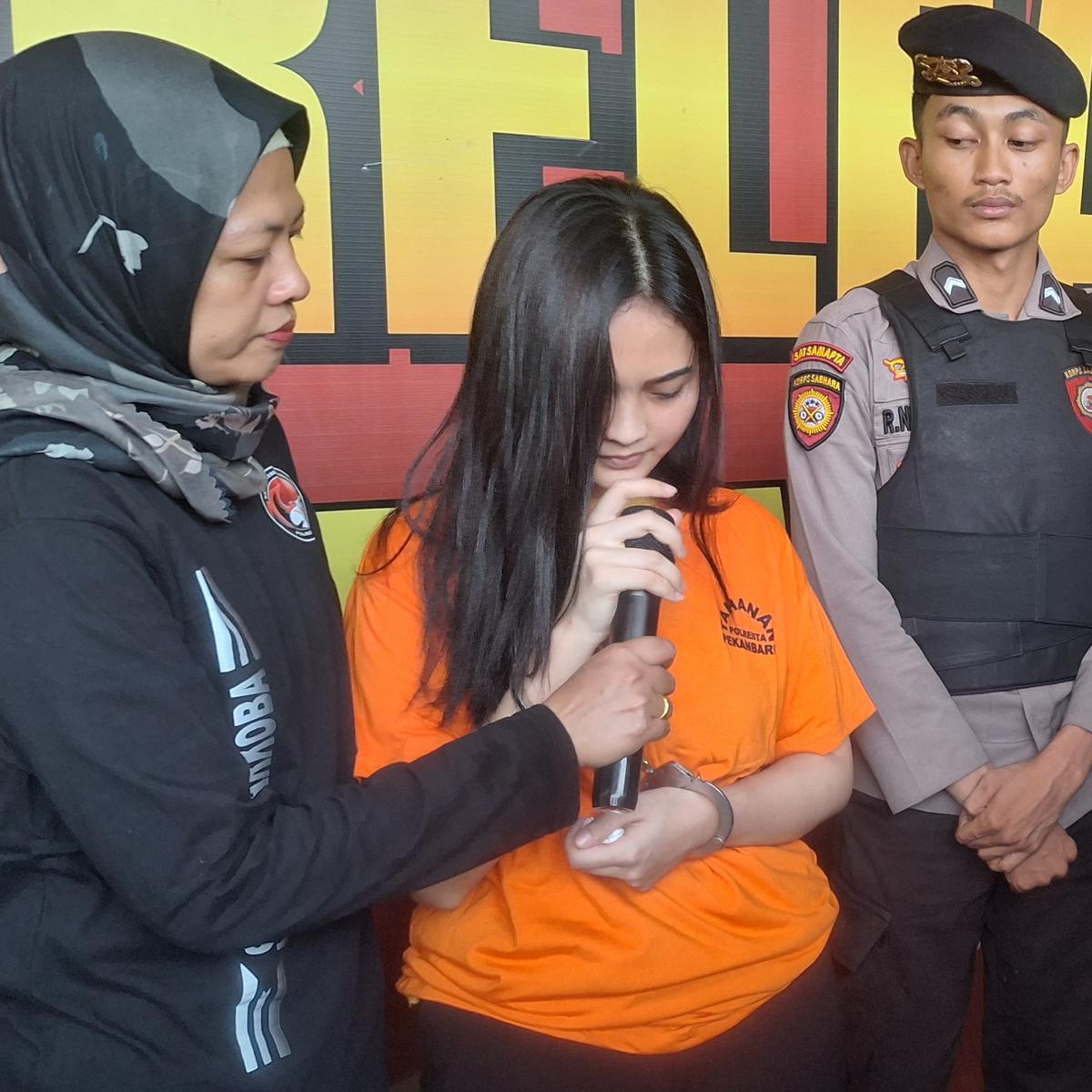 Marisa mahasiswi cantik tabrak pemotor di riau