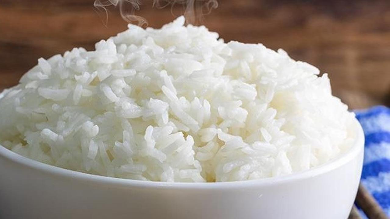 Cara Memasak Nasi Supaya Tidak Cepat Basi dan Memiliki Kandungan Kolesterol Rendah
