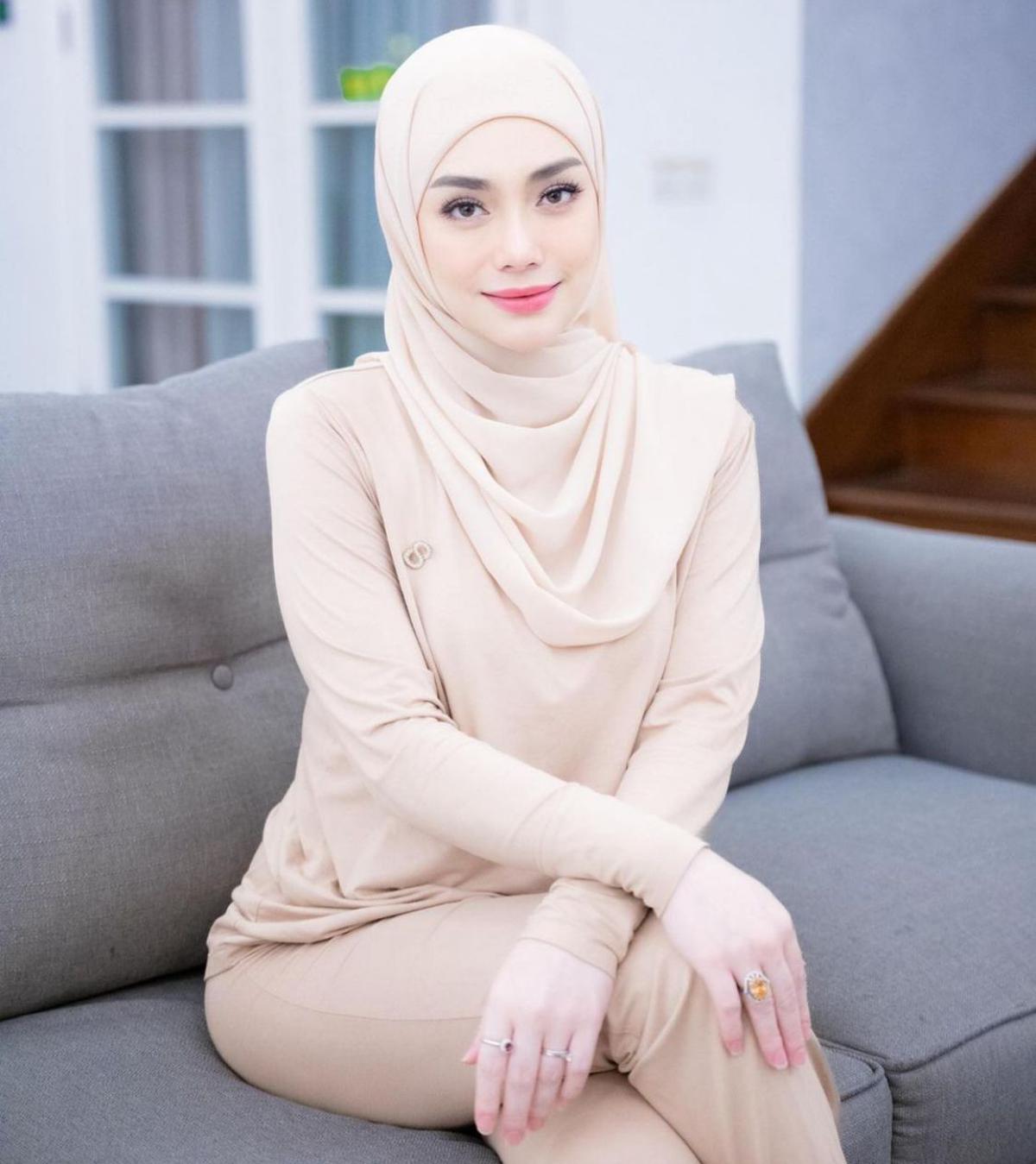 7 Potret Momen Artis Sebagai Mama Muda: Tetap Glowing Meski Sibuk