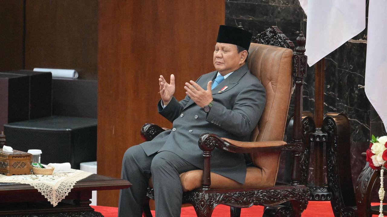 media. Beri judul yang menarik pembaca FOTO: Prabowo Tiba di Gedung Nusantara Jelang Pidato Kenegaraan