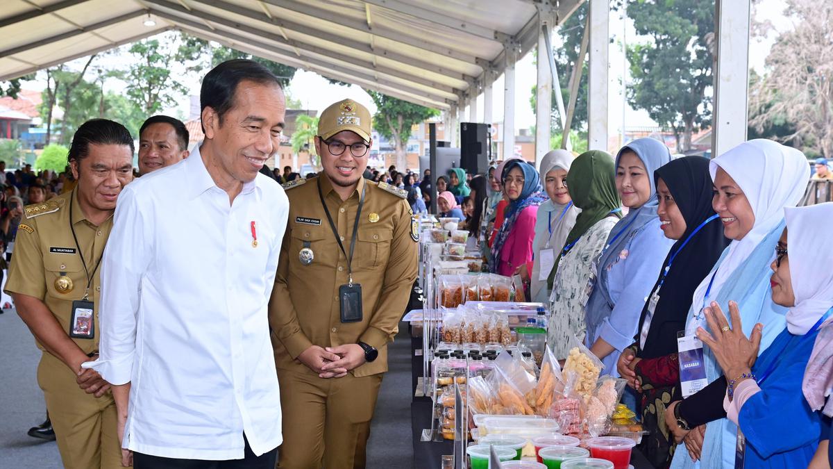 Jokowi Ngobrol dengan Pedagang di Tangsel Cireng Itu Apa? News