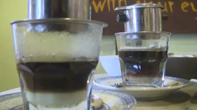 [VIDEO] Minum Kopi Sembari Nostalgia Era 30-an di Kopi Oey