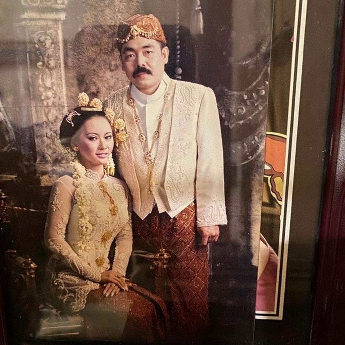 5 Potret Pernikahan Lawas Artis, Tetap Harmonis Puluhan Tahun