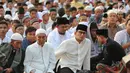 Calon wakil presiden Sandiaga Uno usai melaksanakan salat Idul Adha 1439 H di Monumen Perjuangan Jatinegara, Jakarta Timur, Rabu (22/8). Menurut Sandi, salat id di tempat tersebut untuk memenuhi janjinya. (Liputan6.com/JohanTallo)