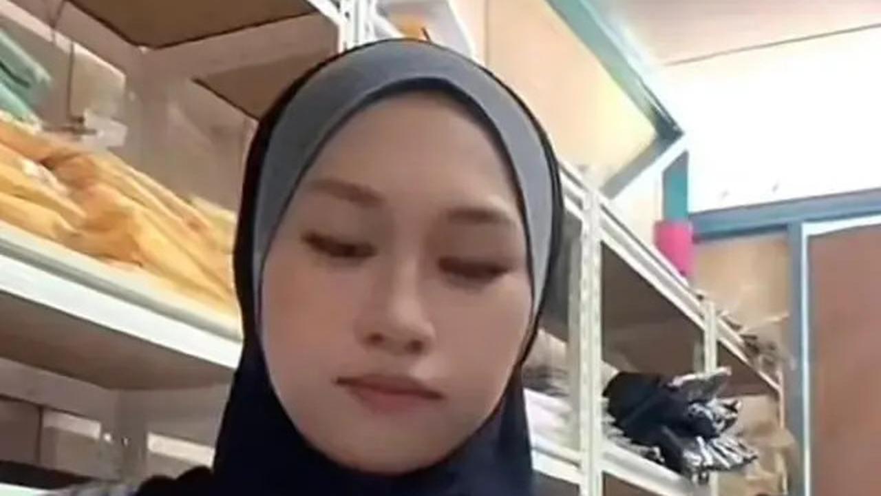 Cara Mengupas Nanas Tanpa Pisau yang Viral di TikTok, Praktis dan Mudah
