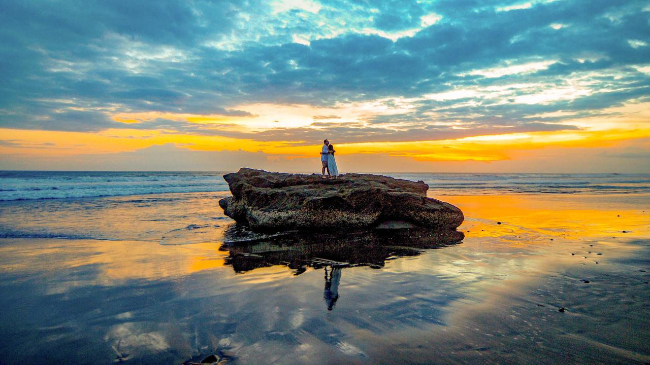 FOTO: Pantai Pasut, Permata Tenang di Tabanan yang Menawarkan Keindahan Senja