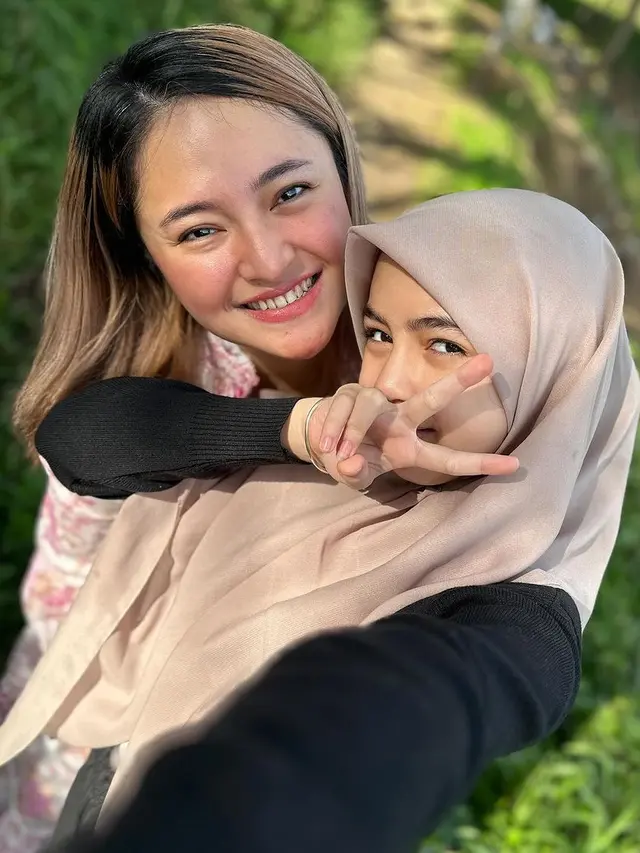 Marshanda dan Sienna Liburan