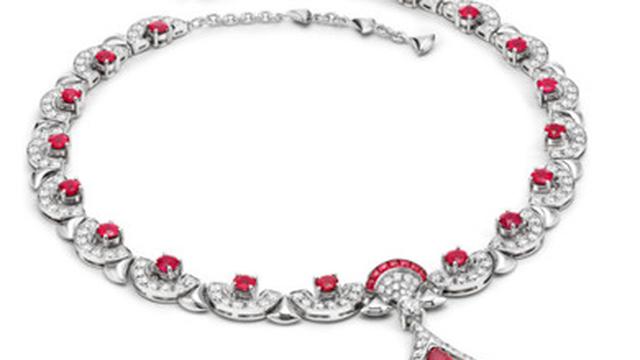 Wearing Your Zodiac Birthstone