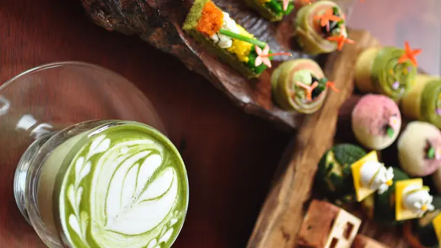 Rilekskan Tubuh dengan Minum Teh Matcha pada Sore Hari di Hotel Ini