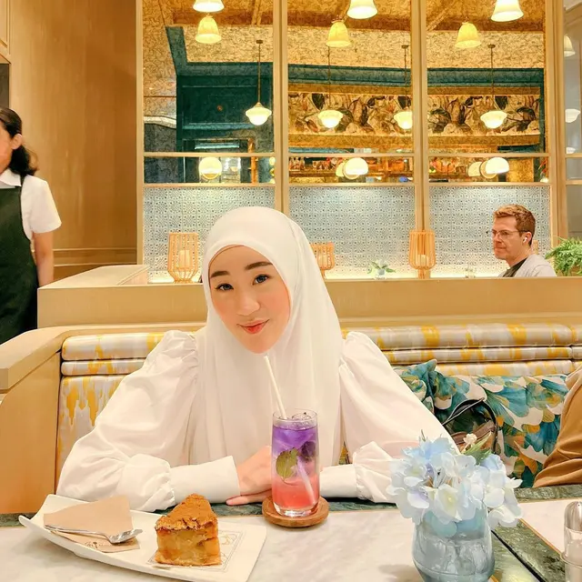 Dikabarkan Dekat dengan Rio Haryanto, Ini 6 Potret Larissa Chou yang Makin Cantik dan Memesona