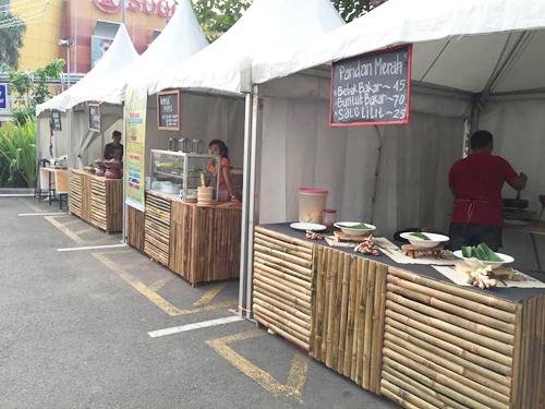 Makanan yang disajikan di sini adalah berbagai macam makanan yang dibakar | Photo: Copyright Doc Vemale.com