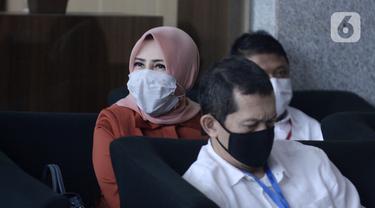 FOTO: KPK Periksa Istri Mantan Sekretaris MA Nurhadi