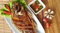 Andalkan 1 Bahan Dapur, Begini Cara Goreng Ikan Agar Tidak Lengket