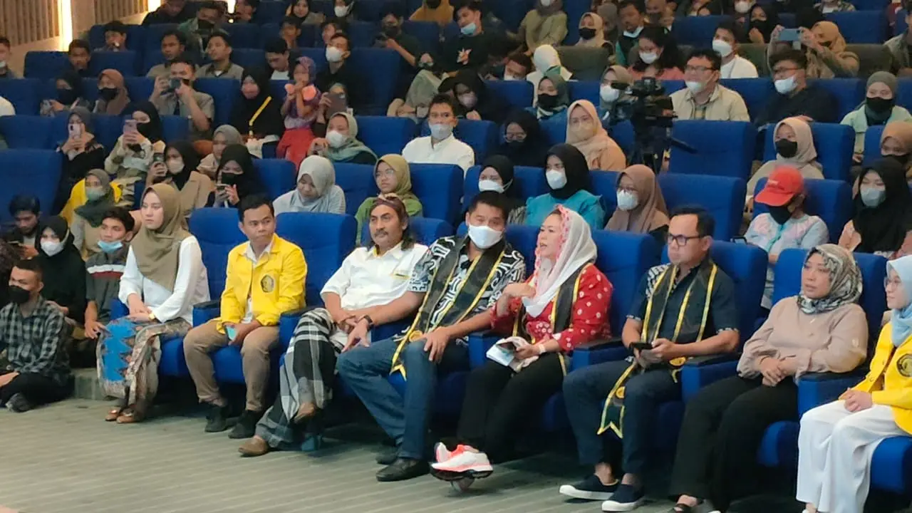 Diskusi di Kampus UI