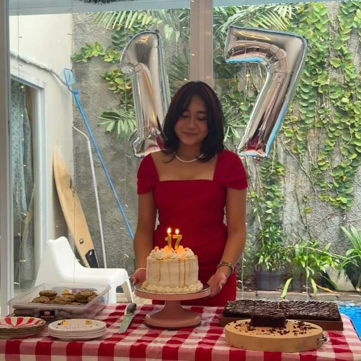 8 Potret Perayaan Ultah ke-17 Brinette si Sulung, Marcelino Lefrandt dan Dewi Rezer Kompak Rayakan Bersama