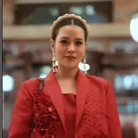 Melihat penampilan Raisa beraksi layaknya model profesional di London (instagram/wearingklamby)